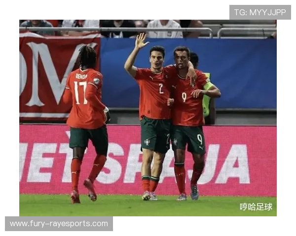 足球巨星转会风云：多队竞逐新星转会背后隐藏的市场博弈